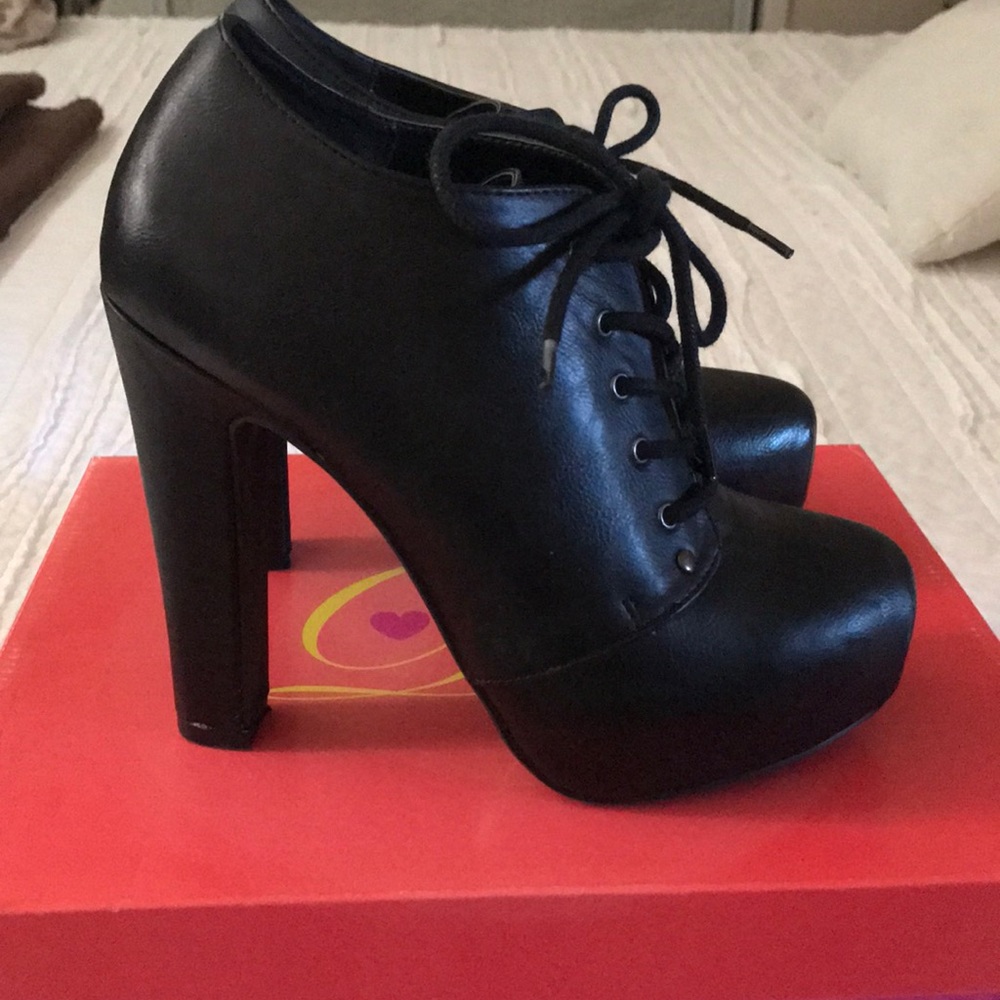 Cute Booties! 💜 - Picture 2 of 5
